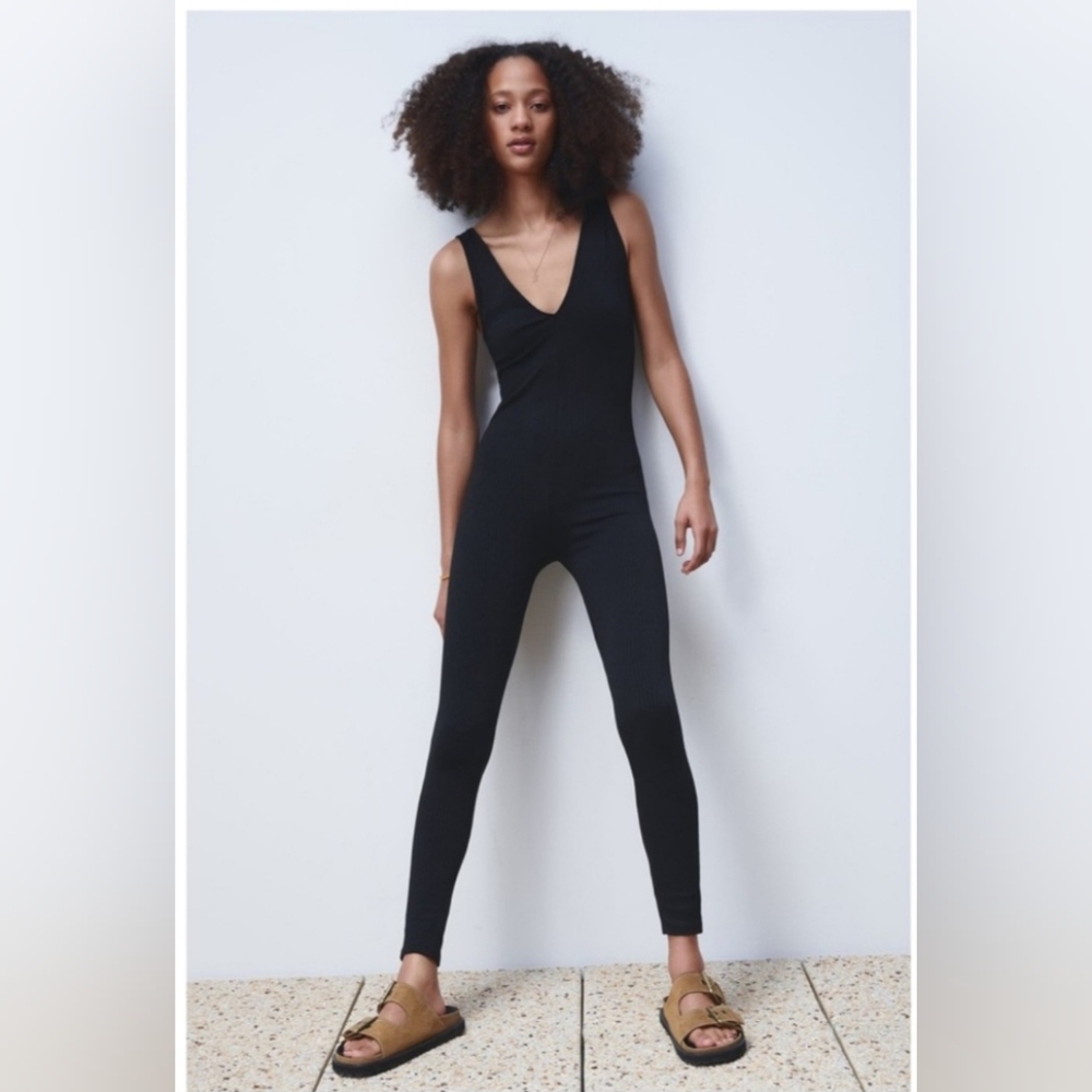 NWT Zara Bodycon V-Neck Rib Knit Jumpsuit, Black, Size M